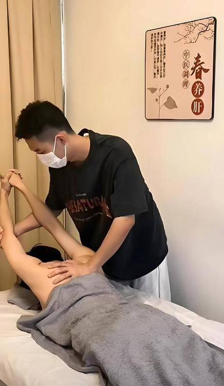 东北少妇av的相关介绍