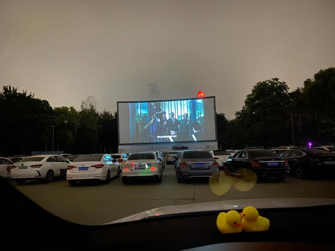 免费版深夜影院的相关介绍