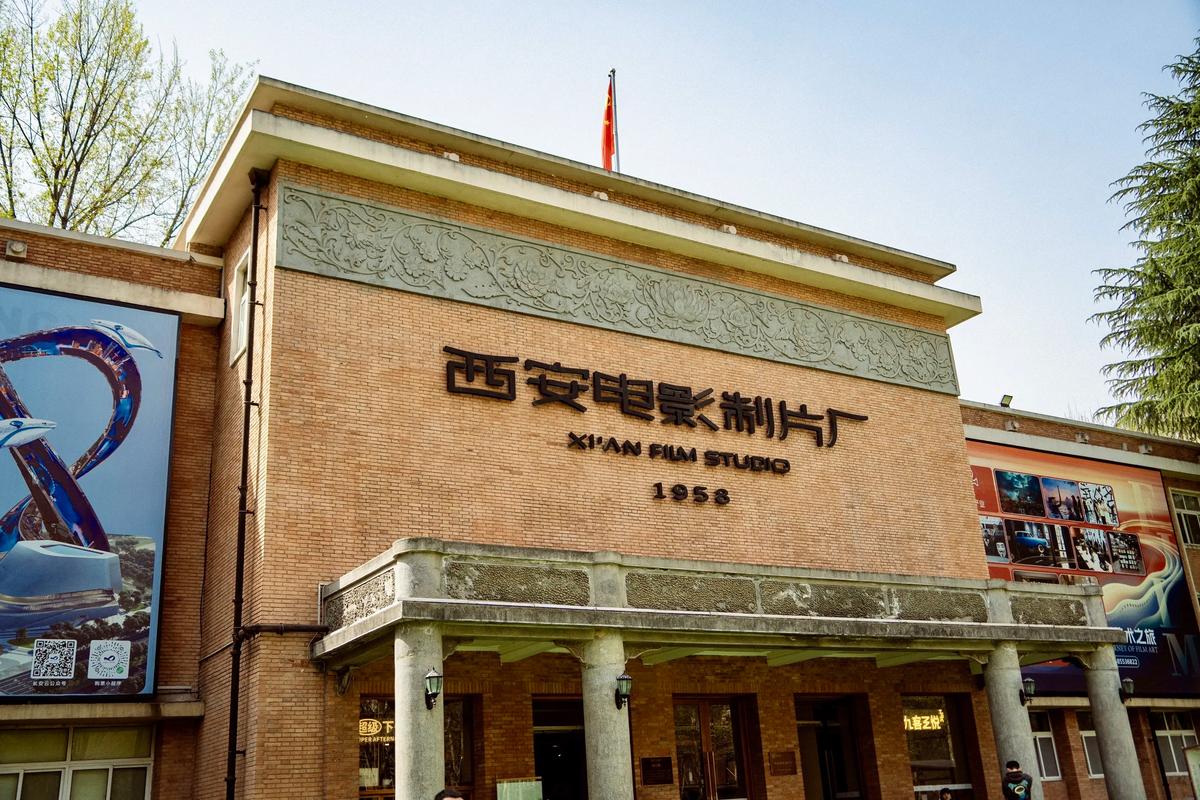 18岁女人黄色的相关介绍