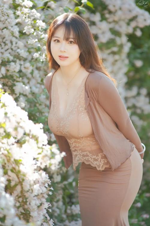 欧美黄色一区二区的相关介绍