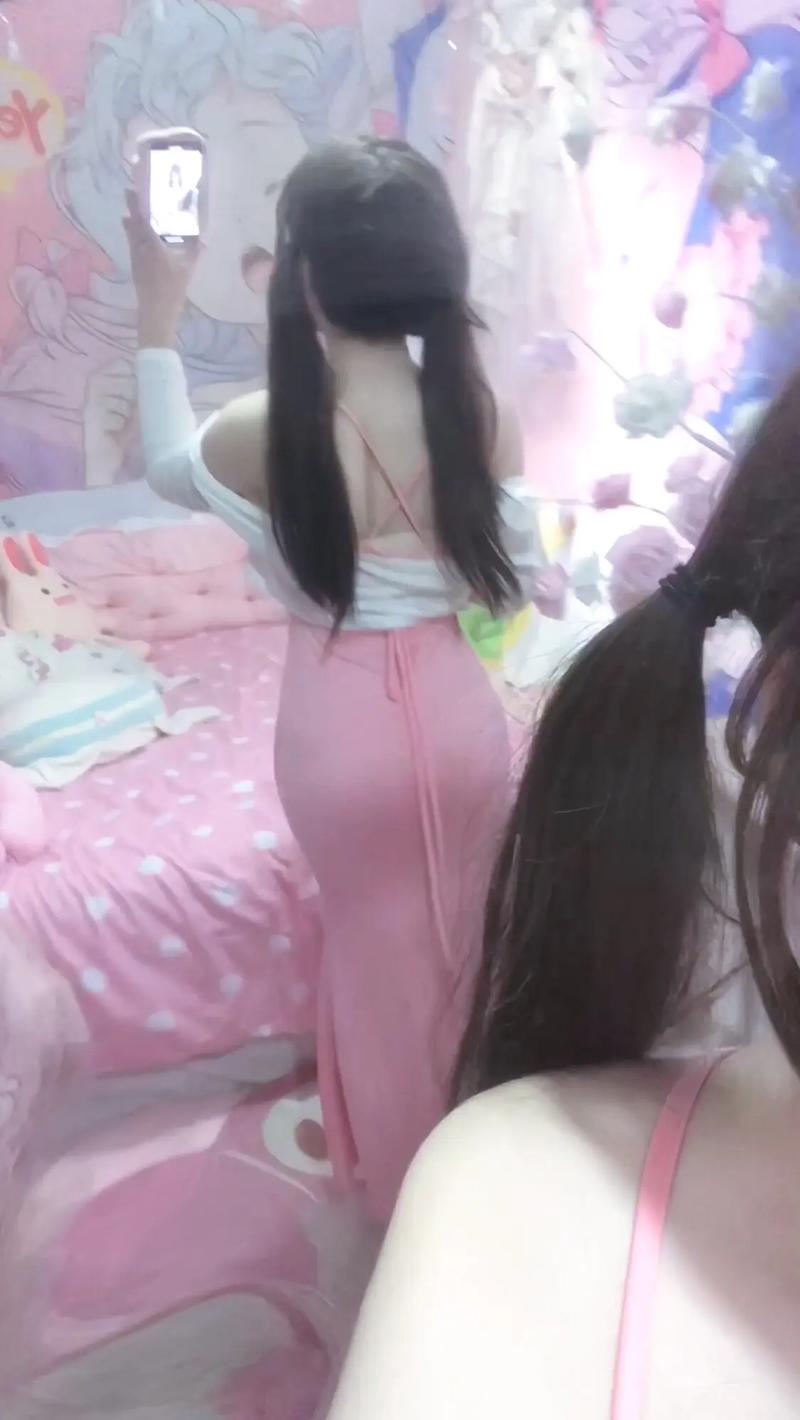 富婆看毛片的相关介绍