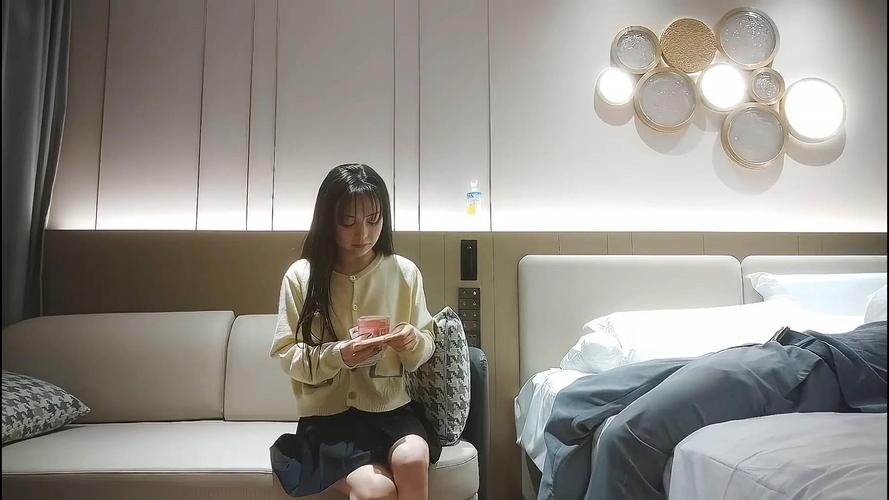 黑丝美女被爆操出白浆的相关介绍