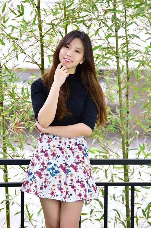 我操美女老师的逼的相关介绍