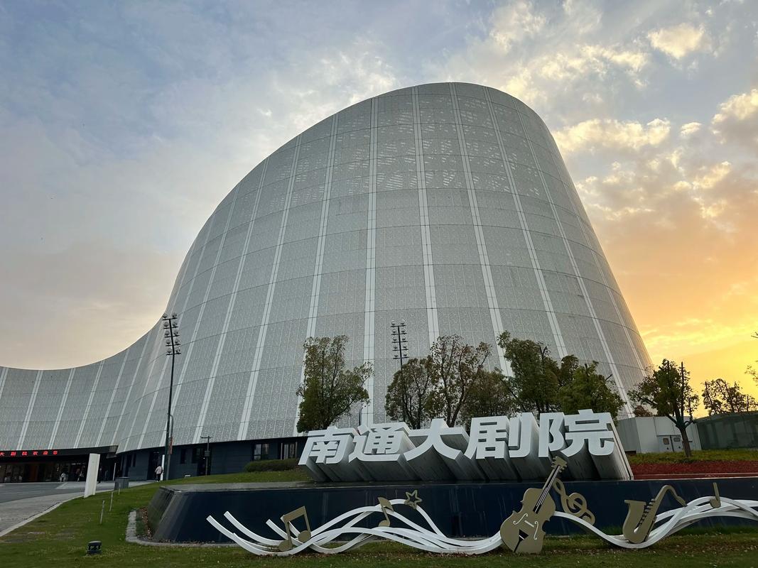 少妇av一区二区丰满蜜桃的相关介绍