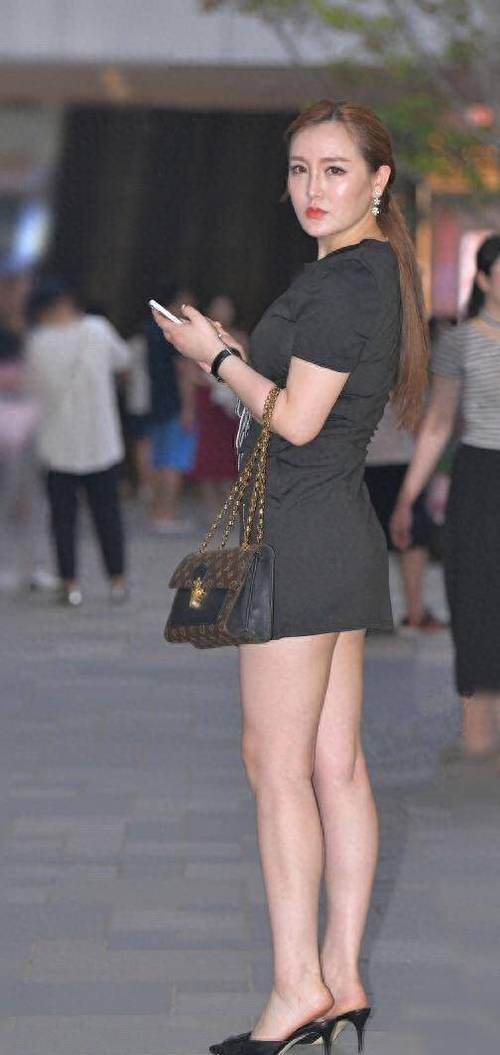 老湿影院费试看10分钟的相关介绍