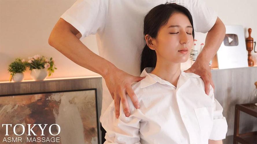 操中国美女老师的相关介绍