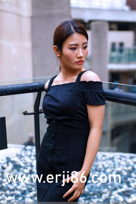 操哭美女老师的相关介绍