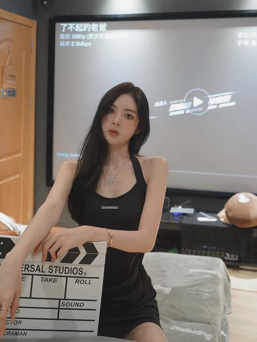 亚洲少妇av在线的相关介绍