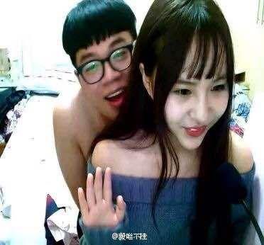 亚洲小少妇蜜乳av的相关介绍