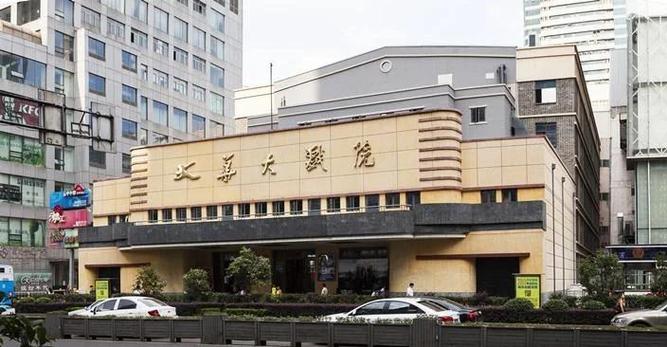 av日韩美女久久久久久久久久久的相关介绍