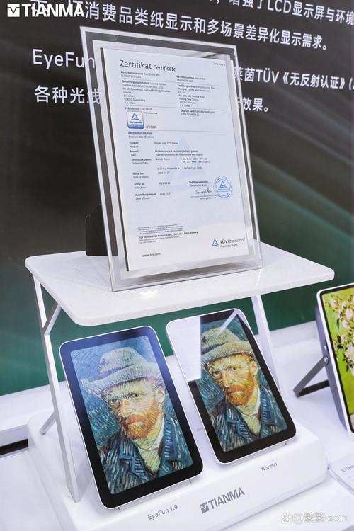 一边亲着一边摸的相关介绍