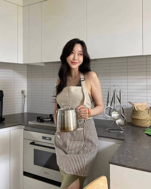 和少妇野外做爰av的相关介绍