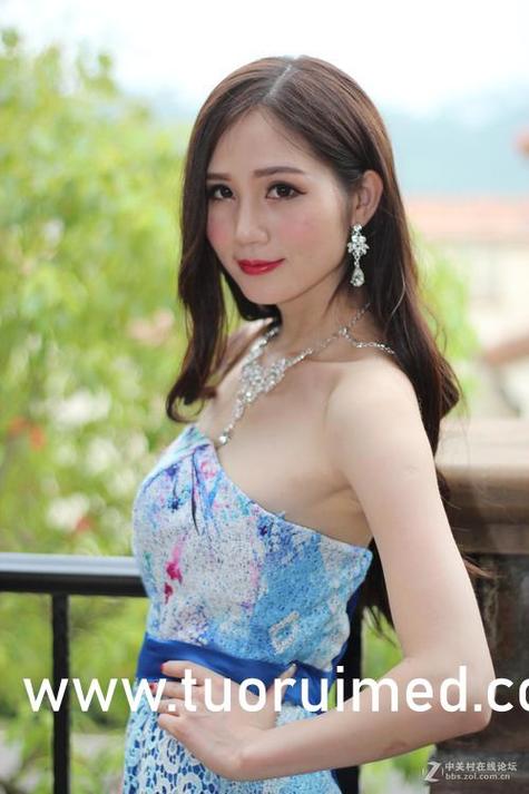 骑操美女教师的相关介绍